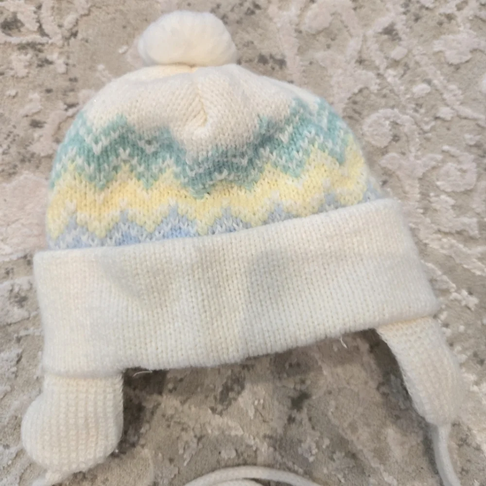 Vintage 1990s Cozy Cream Pastel Knit Hat and Mittens Set